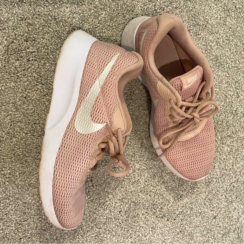 Women’s Nikes